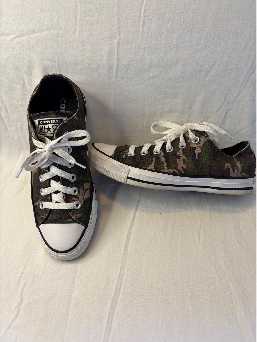 Converse Chuck Taylor All Star Low Camo Sneakers - 5.5Y/7.5W